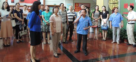 中共成都市委常委、市總工會(huì)主席趙小維到公司調(diào)研