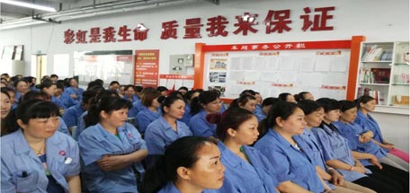 市職大請“勞模”到成都彩虹集團(tuán)車間分享社會(huì)主義核心價(jià)值觀
