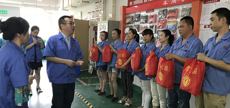 公司領導關愛基層員工行