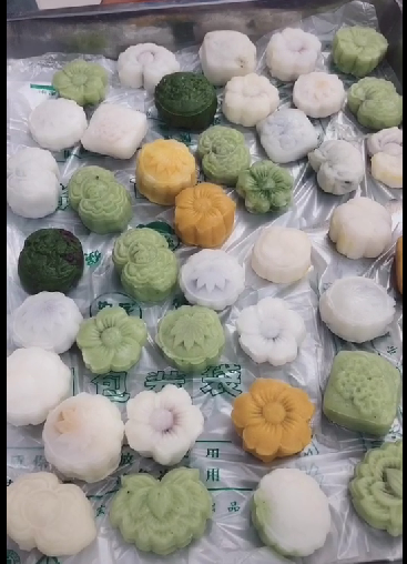 成都彩虹集團七彩青年俱樂部之自制美心冰皮月餅