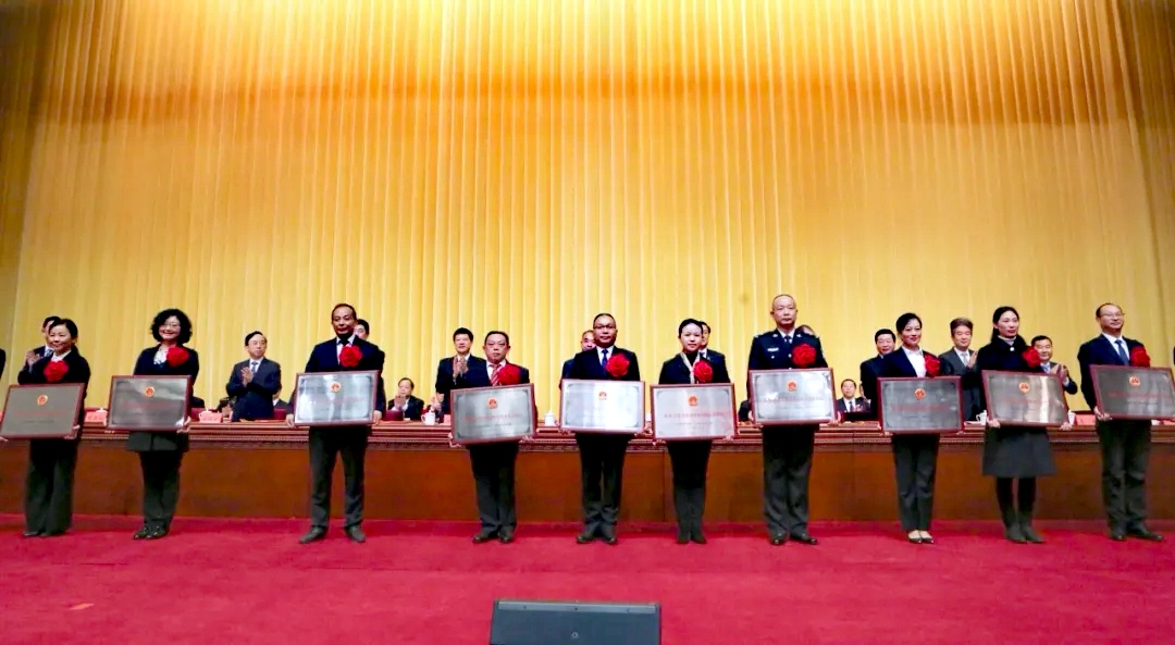 成都彩虹集團(tuán)被成都市委市政府評(píng)為成都市抗疫先進(jìn)集體